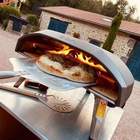Les Gîtes De Lachaux Hébergement de vacances *